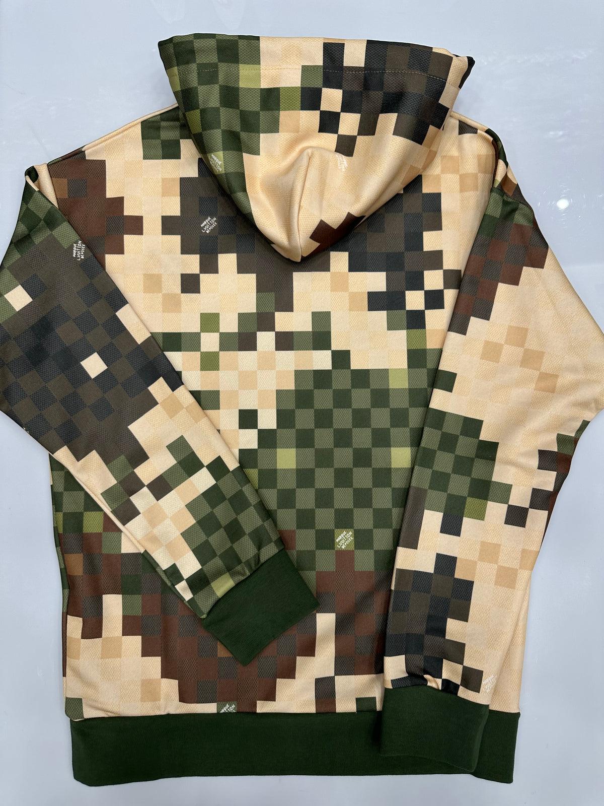Φούτερ LV 17017 “Sale”